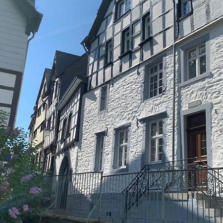 Manoir -1654- Historisch Schlafen In Monschaus Altstadt Exterior photo